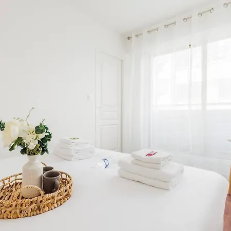 Bright And Comfortable 1-bedroom Appartement *