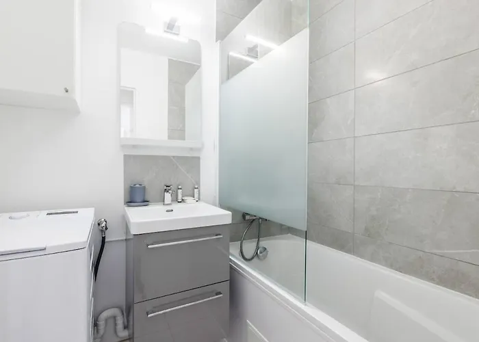 Bright And Comfortable 1-bedroom Parijs